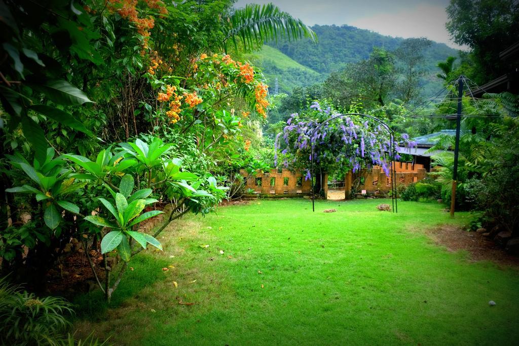 Sapphire Holiday Resort Ratnapura Exterior foto