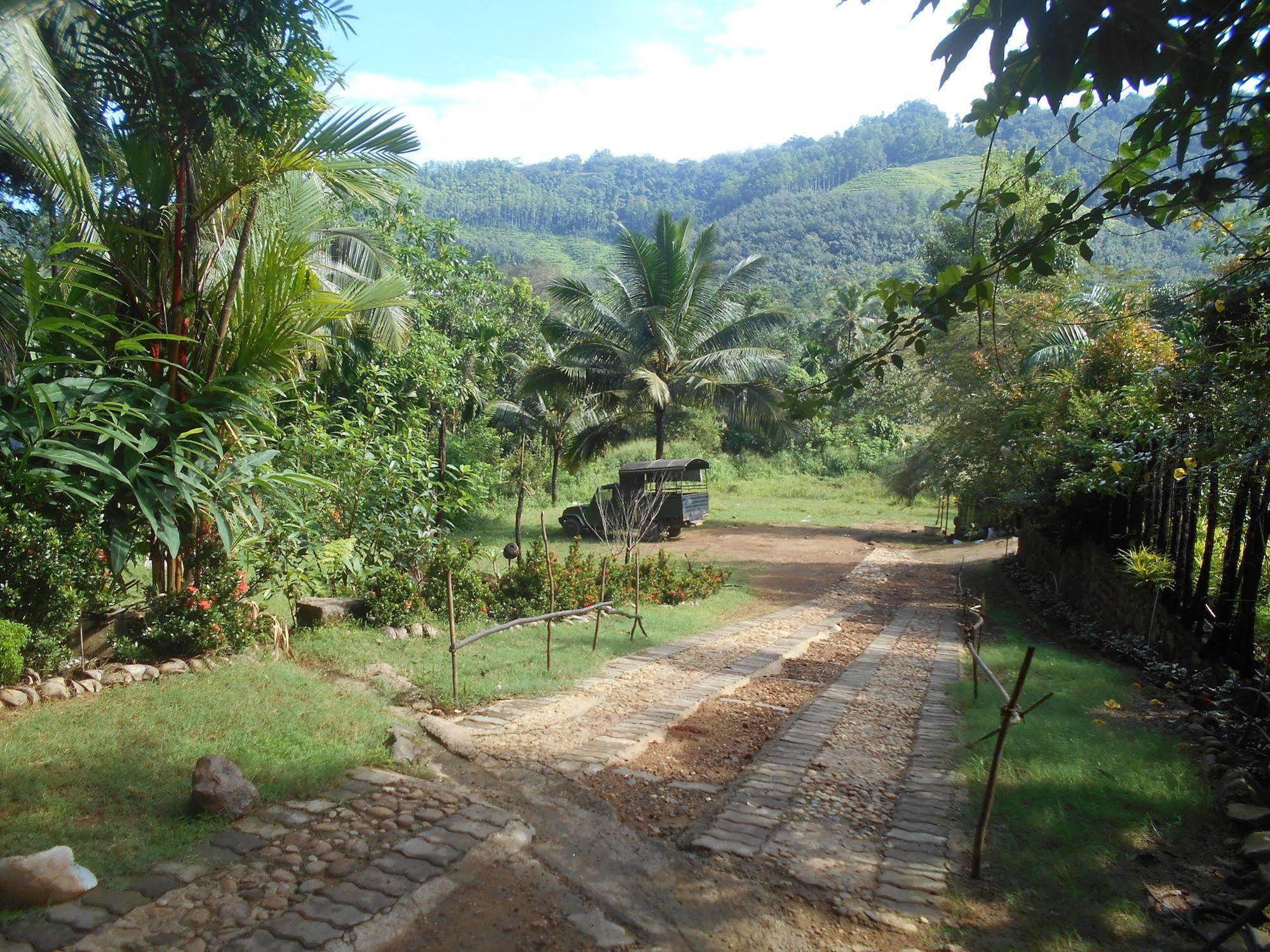Sapphire Holiday Resort Ratnapura Exterior foto